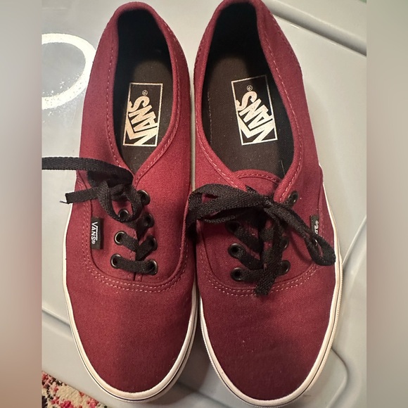 Vans - Picture 3 of 8